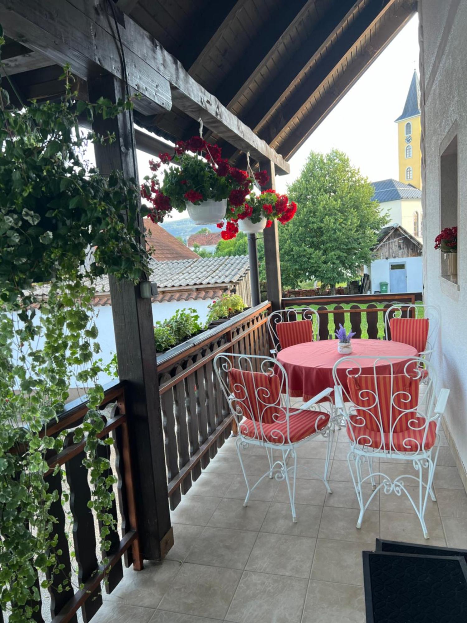Anamarija Apartments Licko Petrovo Selo Zewnętrze zdjęcie